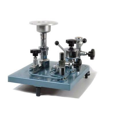Hydraulic piston dead weight tester
