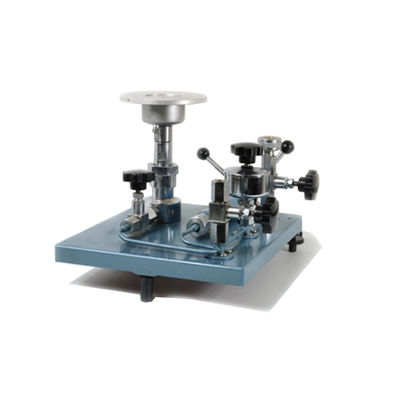 Hydraulic piston dead weight tester
