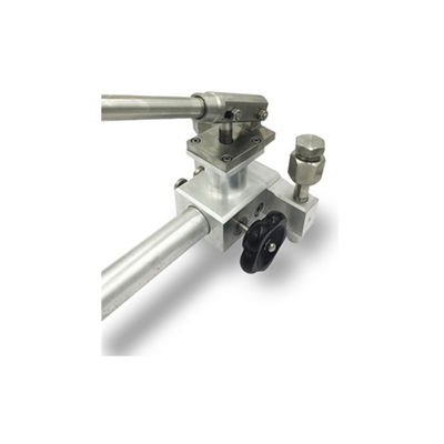 Pneumatic hand pump pressure calibrator